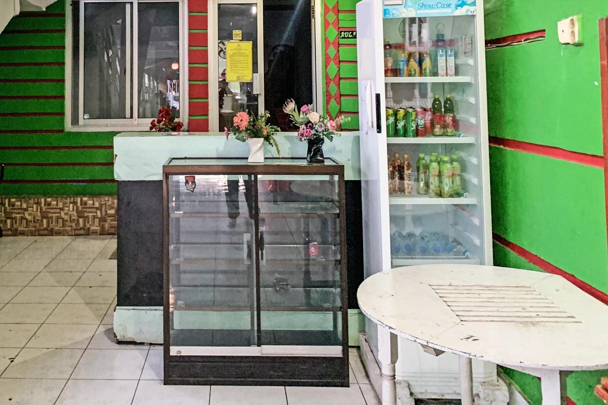 Oyo 91757 Surya Hotelneartaman Anggrek Pkk Watansoppeng Lalabata Exteriér fotografie