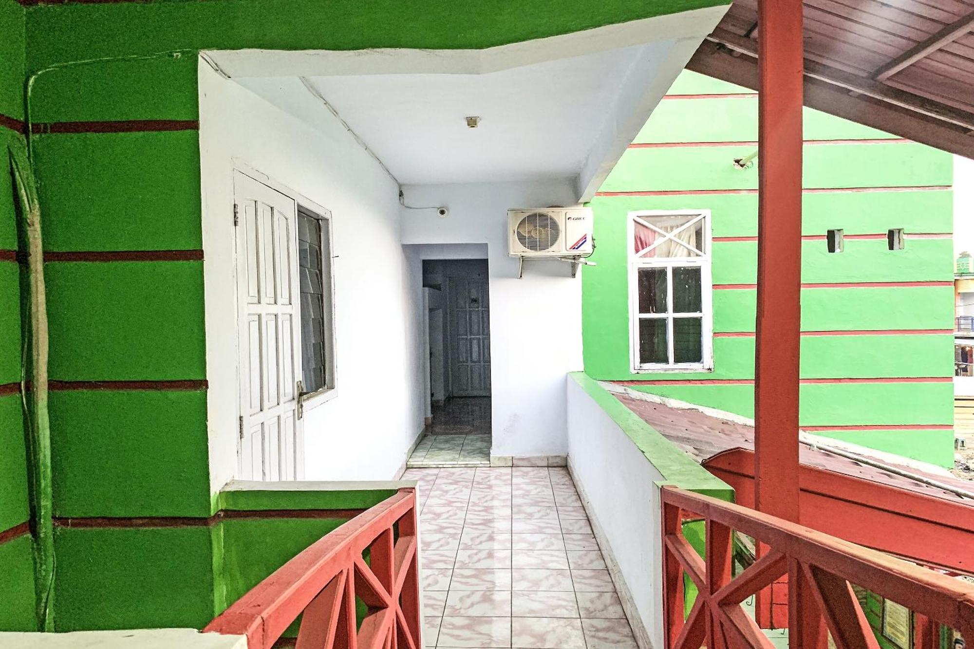 Oyo 91757 Surya Hotelneartaman Anggrek Pkk Watansoppeng Lalabata Exteriér fotografie