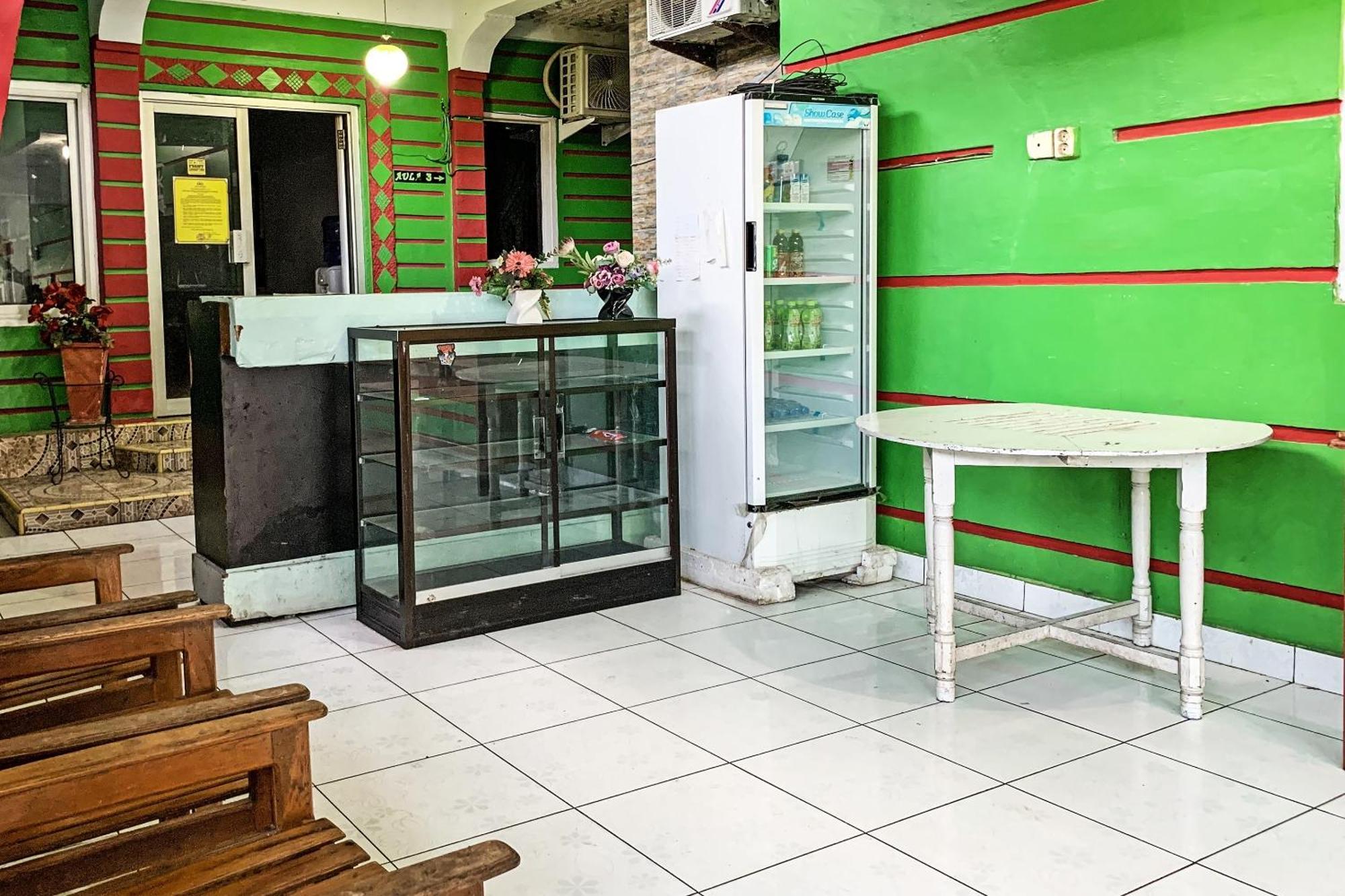 Oyo 91757 Surya Hotelneartaman Anggrek Pkk Watansoppeng Lalabata Exteriér fotografie