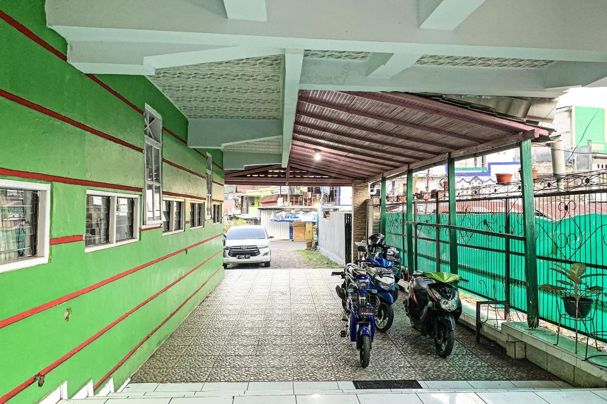 Oyo 91757 Surya Hotelneartaman Anggrek Pkk Watansoppeng Lalabata Exteriér fotografie