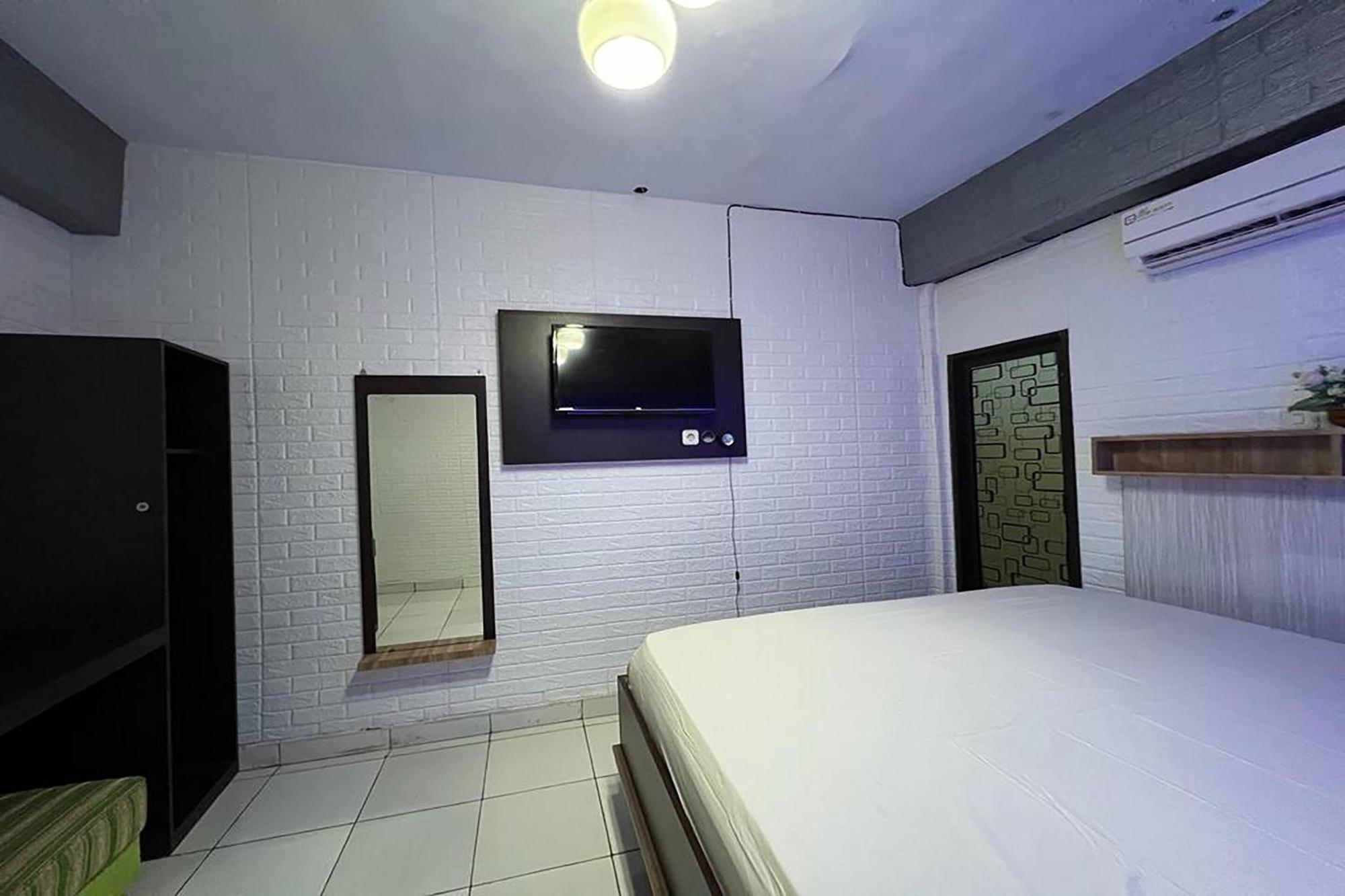 Oyo 91757 Surya Hotelneartaman Anggrek Pkk Watansoppeng Lalabata Exteriér fotografie
