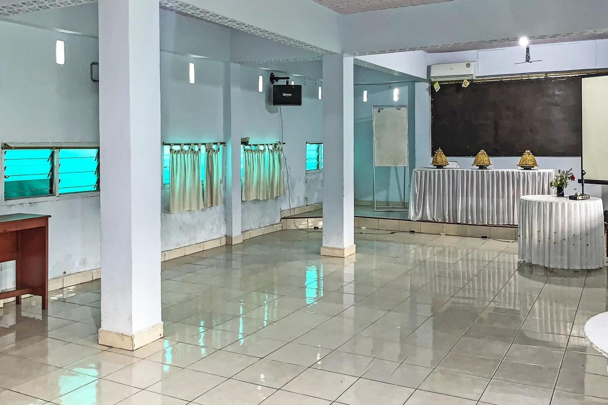 Oyo 91757 Surya Hotelneartaman Anggrek Pkk Watansoppeng Lalabata Exteriér fotografie